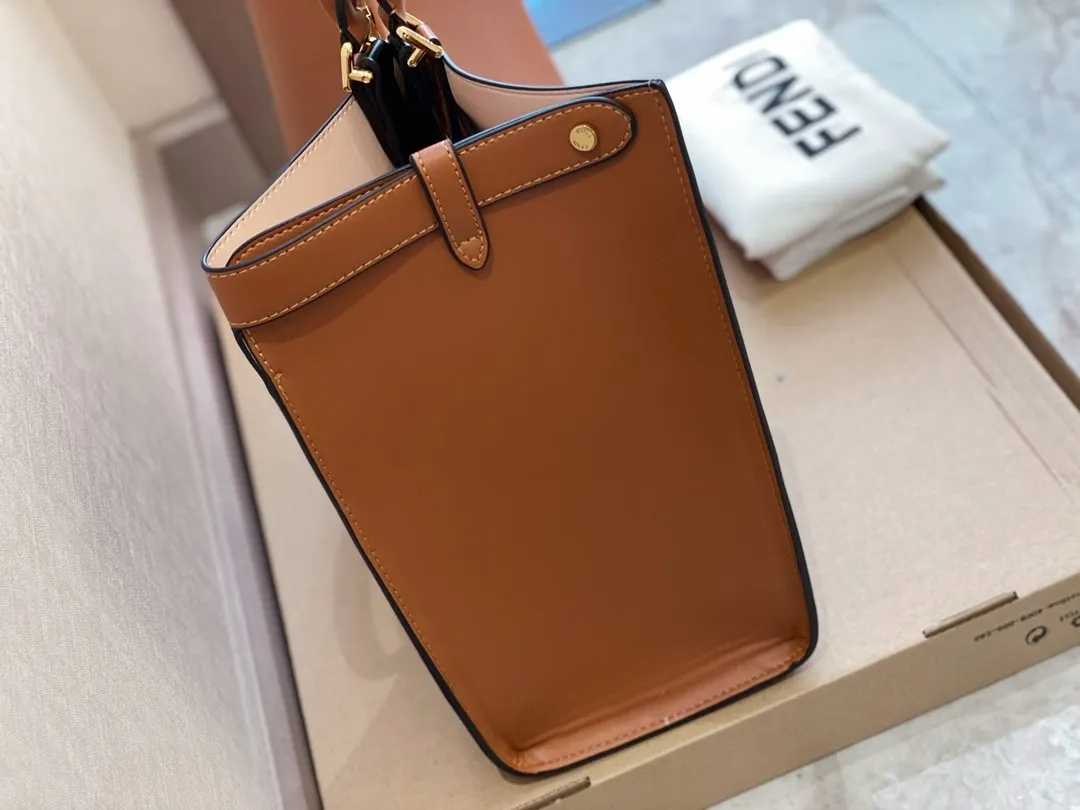 EN   Designer bags by Fendi 143