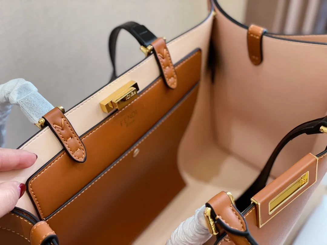 EN   Designer bags by Fendi 143