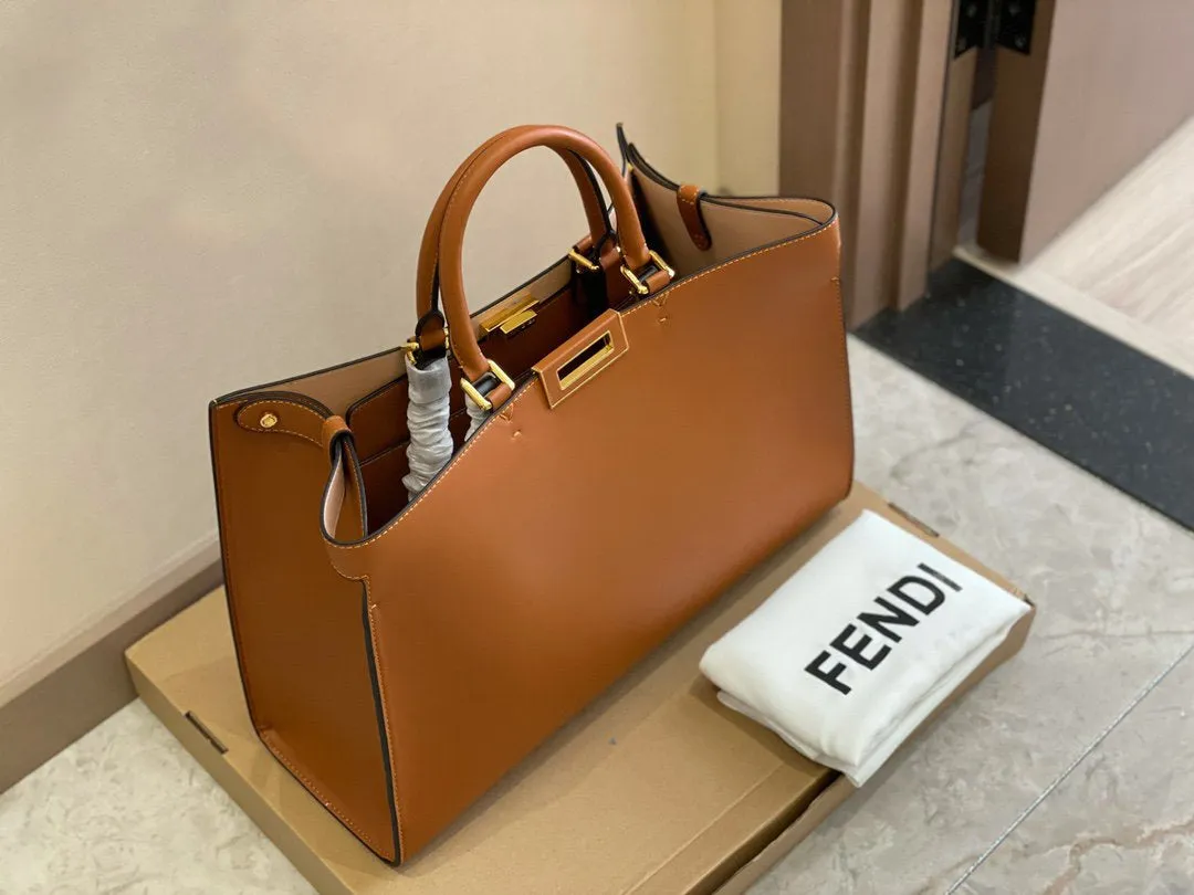 EN   Designer bags by Fendi 143
